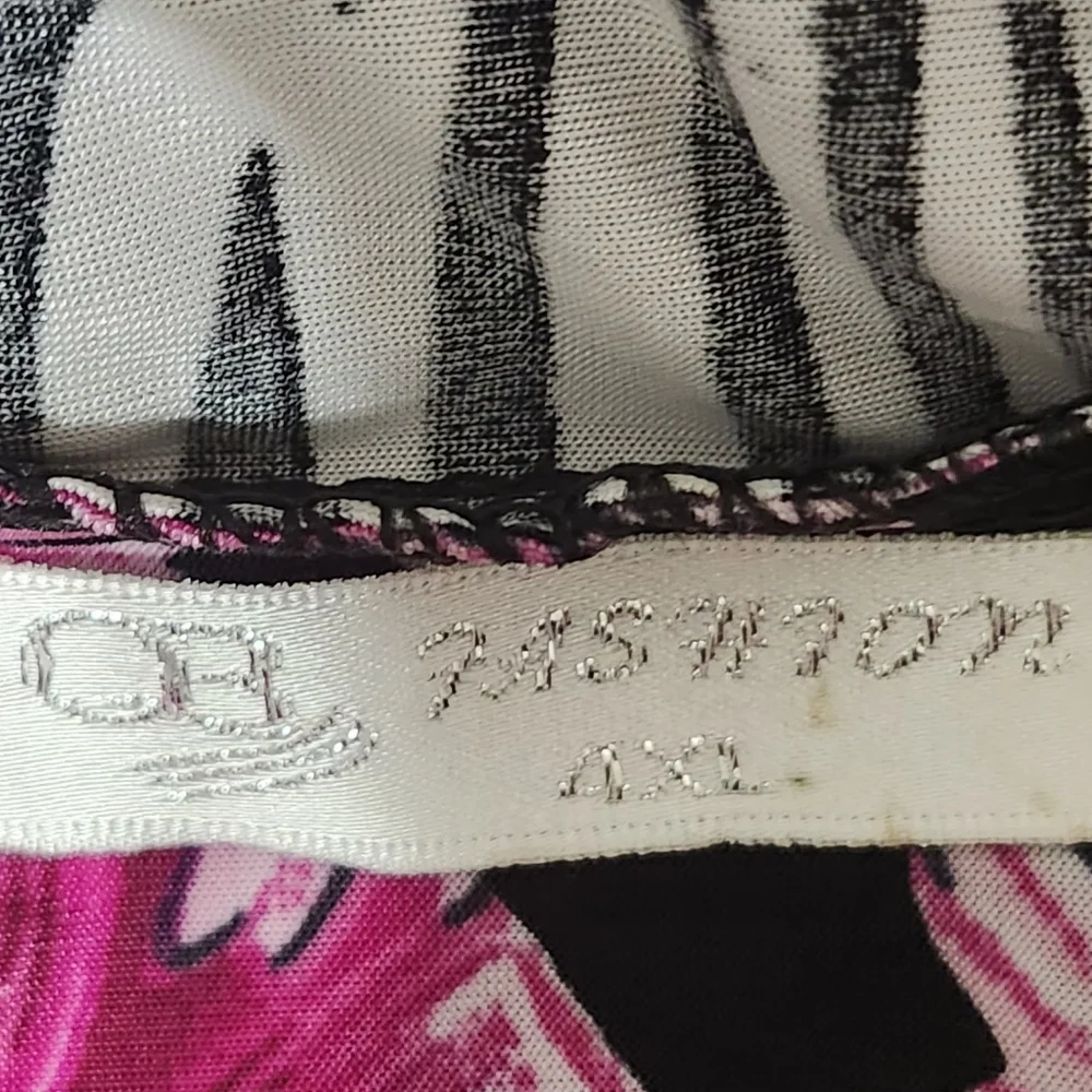 Elegant Pink and Black Maxi Dress - Picture 6 of 7